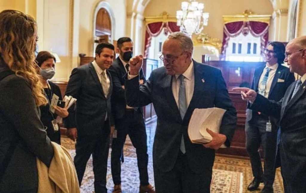 Democrats Gear Up for Battle as US Senate Holds ‘Vote a Rama 1740154344 Democrats Gear Up for Battle as US Senate Holds ‘Vote-a-Rama’