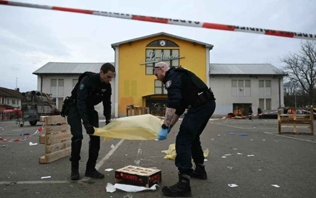 One Killed, Several Injured in Suspected Islamist Knife Attack in France 3 One Killed Several Injured in Suspected Islamist Knife Attack in France 1740289744 One Killed, Several Injured in Suspected Islamist Knife Attack in France