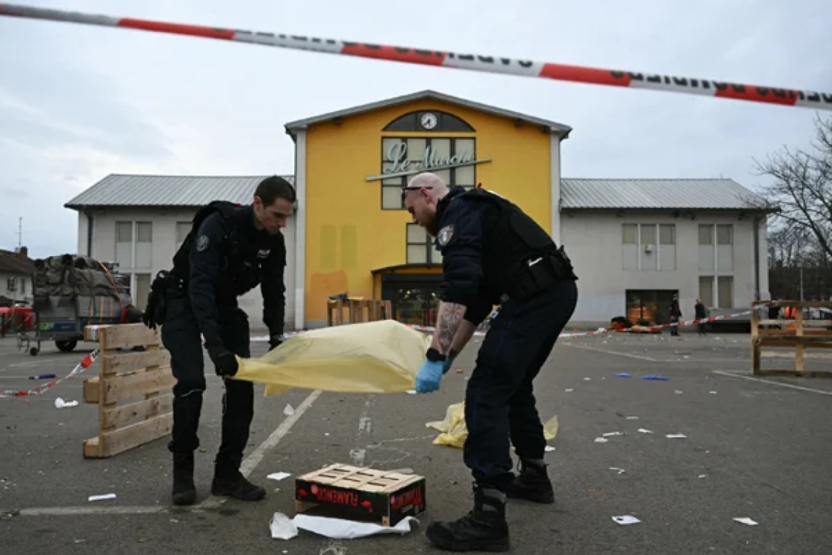 One Killed, Several Injured in Suspected Islamist Knife Attack in France