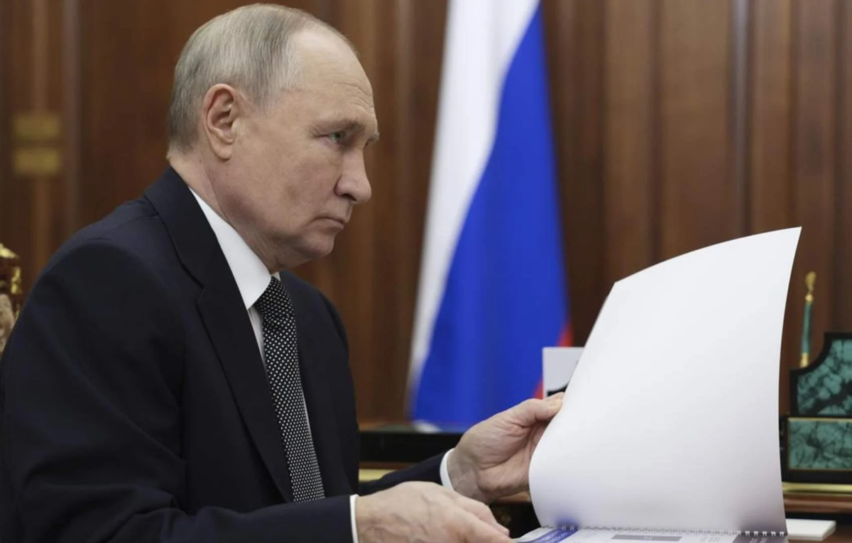 Putin Claims Divine Mission to Defend Russia at Military Ceremony