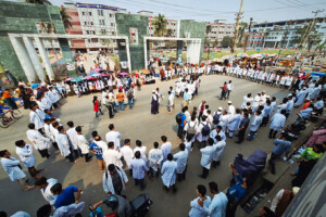 “Student Protest Continues at Barishal Sher-e-Bangla Medical College: Road Blockade on Fourth Day of Complete Shutdown”