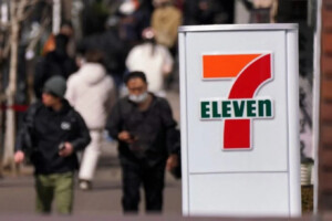 7-Eleven Owner’s Shares Surge Following Report of CEO’s Departure