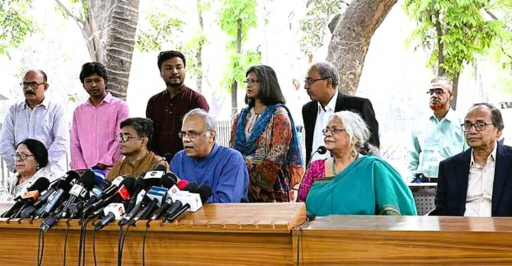 Members of the Media Reform Commission addressing a press conference in Dhaka