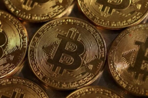 Bitcoin Plummets as Market Uncertainty Intensifies