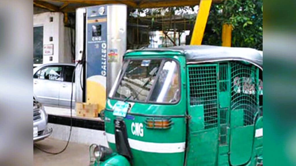 CNG filling station closing hours during Ramadan in Dhaka