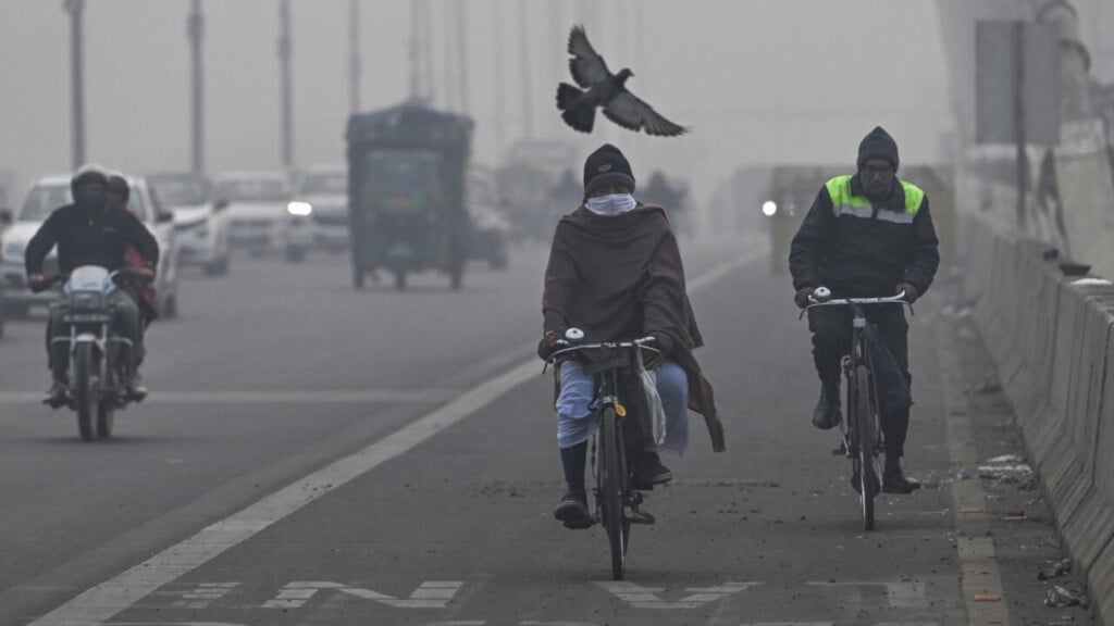 Delhi Bans Refuelling of Old Vehicles to Combat Air Pollution 1740841695 Delhi Bans Refuelling of Old Vehicles to Combat Air Pollution