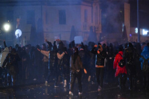 Hundreds Arrested as Turkish Protesters Defy Crackdown