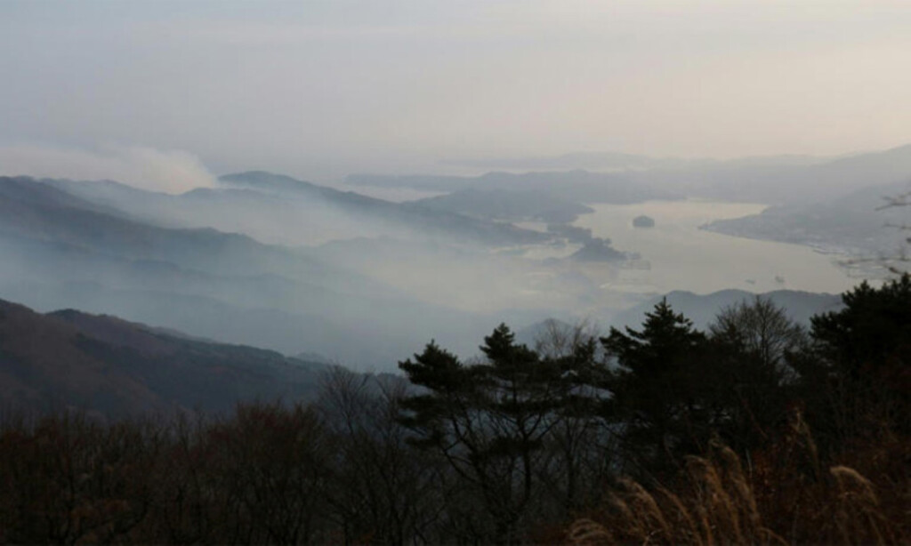 Japan Deploys Nearly 1700 Firefighters to Combat Forest Blaze 1741001252 Japan Deploys Nearly 1,700 Firefighters to Combat Forest Blaze