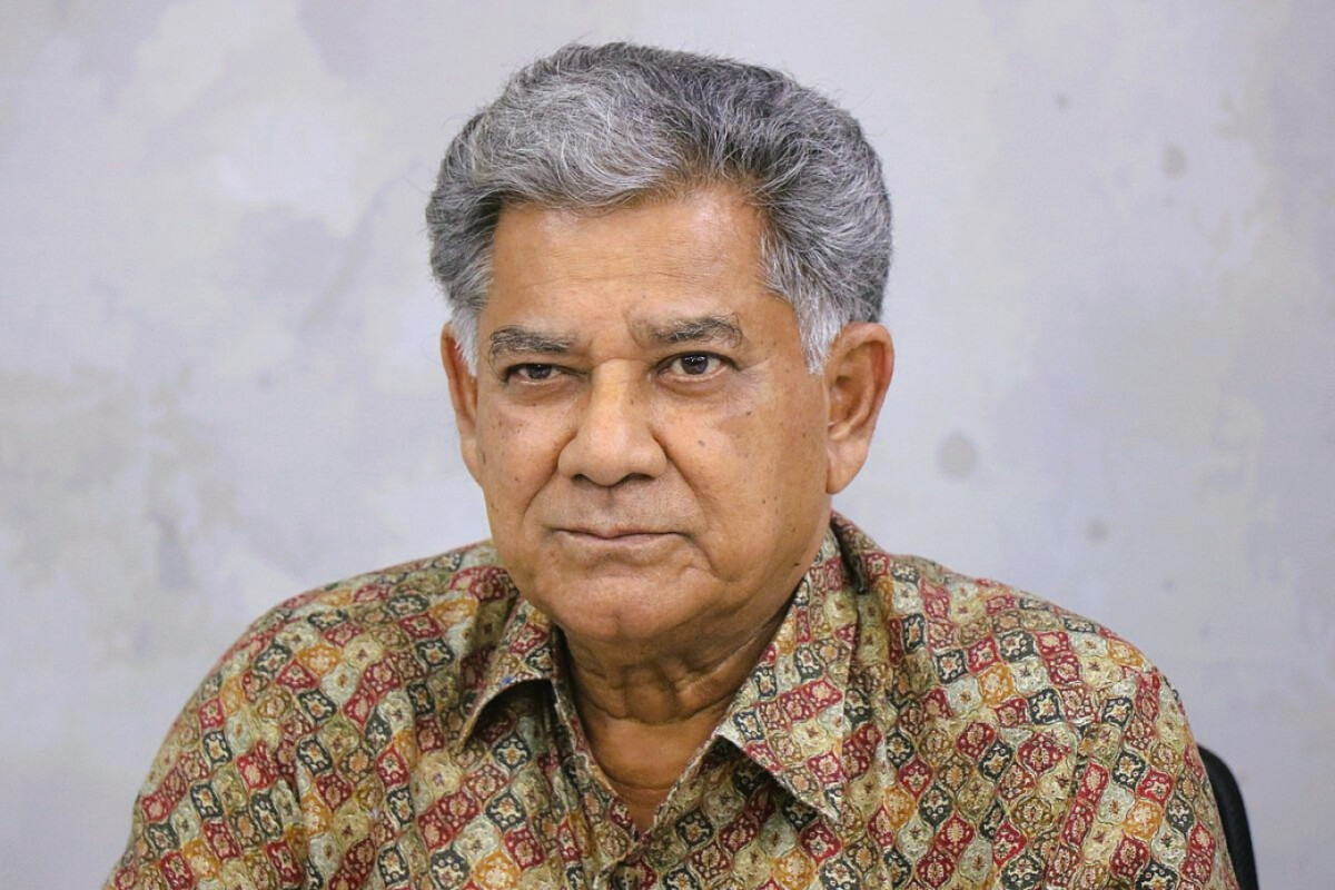 Brigadier General (retd) M Sakhawat Hossain at a press briefing in Dhaka