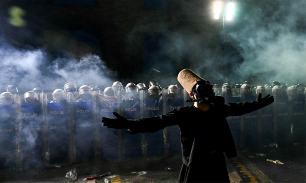 Protesters Take to Istanbuls Streets Once Again Over Erdogan Rivals Arrest 1742915304 Protesters Take to Istanbul’s Streets Once Again Over Erdogan Rival’s Arrest