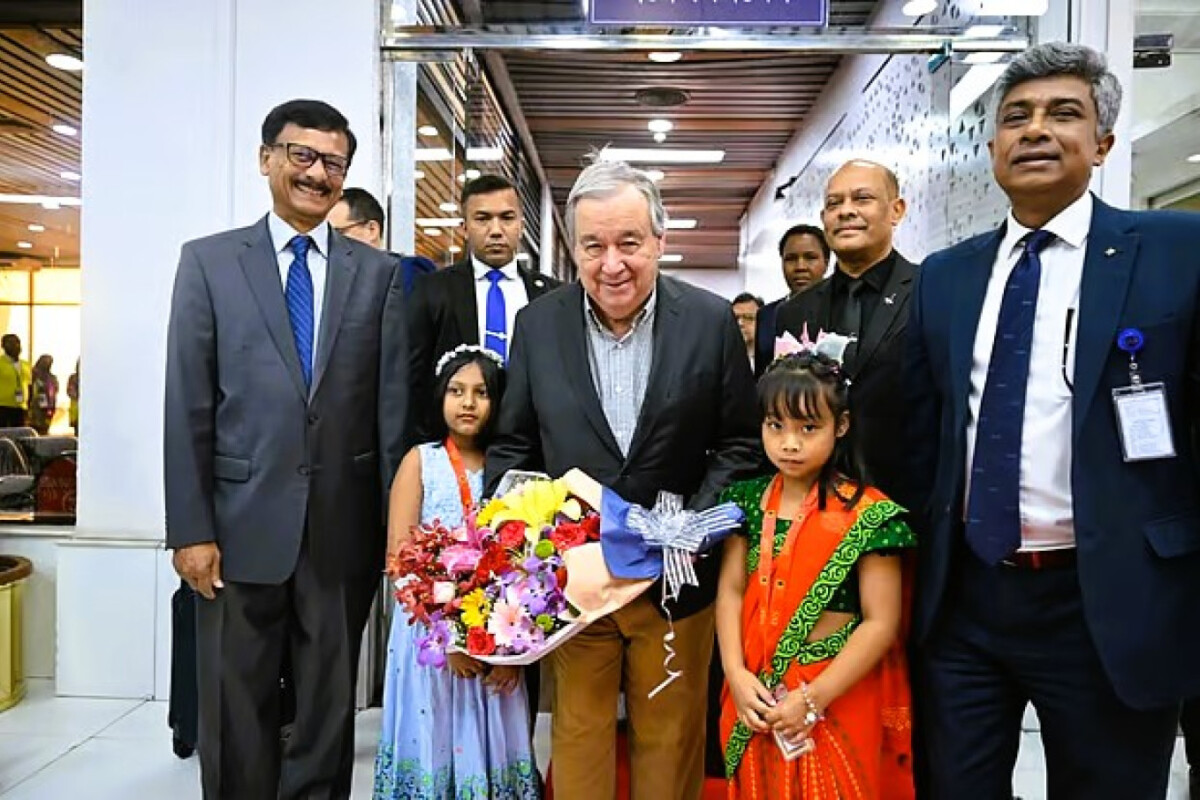 UN Secretary-General António Guterres receives a floral welcome upon arrival in Dhaka for his official visit to Bangladesh.