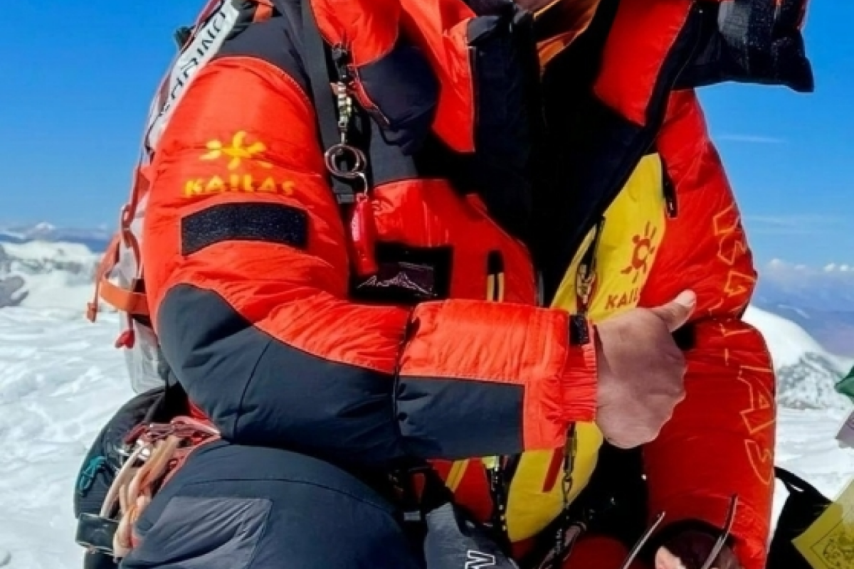 Lakpa Sherpa Breaks His Own Record as Makalu Summit Route Opens for 2025 Season