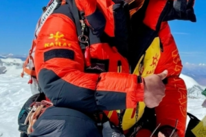 Lakpa Sherpa Breaks His Own Record as Makalu Summit Route Opens for 2025 Season