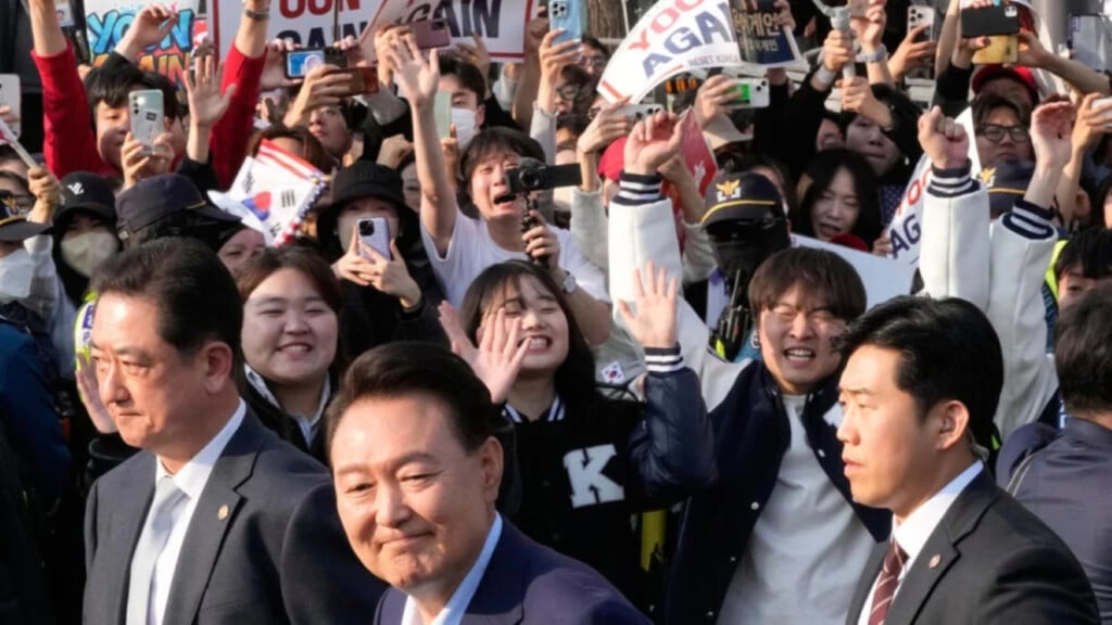 Disgraced South Korean Leader Yoon Suk Yeol Vacates Presidential Residence Amid Public Farewell 3 Disgraced South Korean Leader Yoon Suk Yeol Vacates Presidential Residence Amid Public Farewell