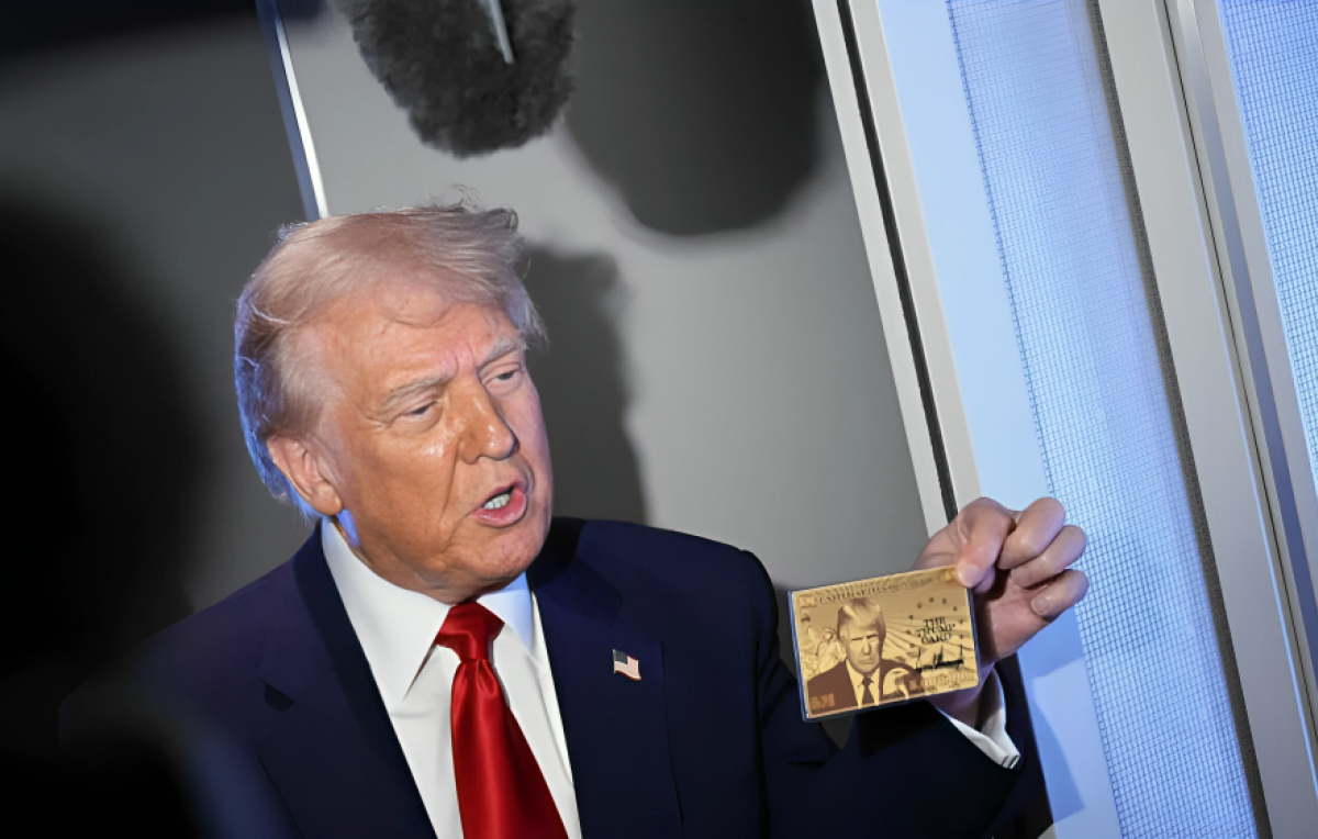 Trump Launches $5 Million 'Gold Card' Visa with Personal Branding