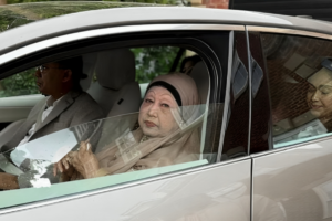 Begum Khaleda Zia Departs from London Heathrow for Dhaka Aboard Royal Air Ambulance