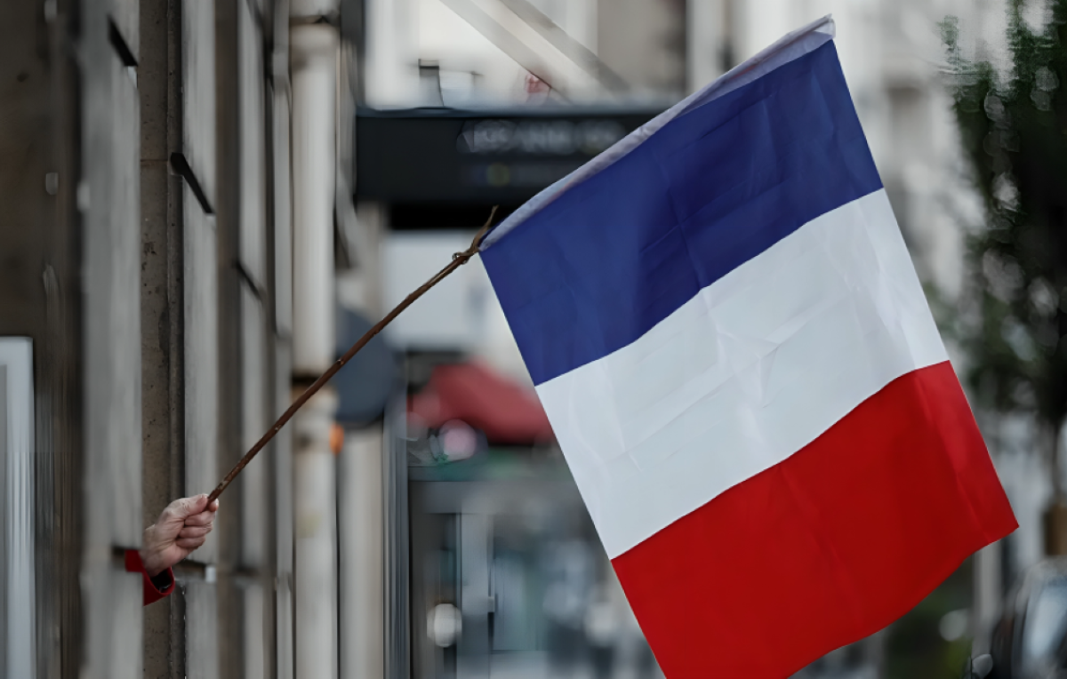 France to Expel Algerian Diplomats in Diplomatic Row