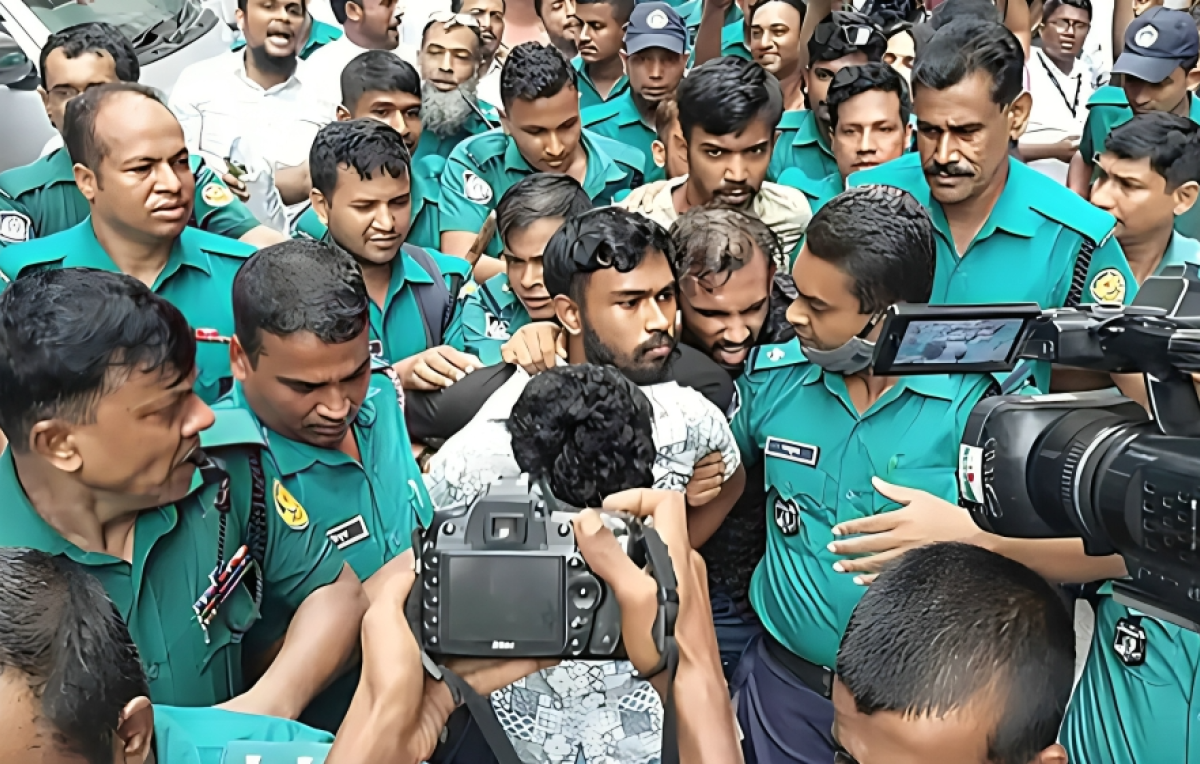 Accused Threaten to Sack Police and Torch Station During Arrest