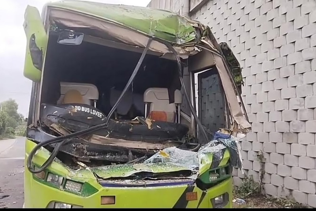 Man and Daughter-in-Law Killed in Madaripur Expressway Collision