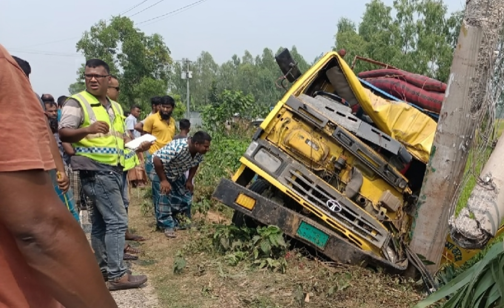 One Dead, Six Injured in Road Accident in Dinajpur