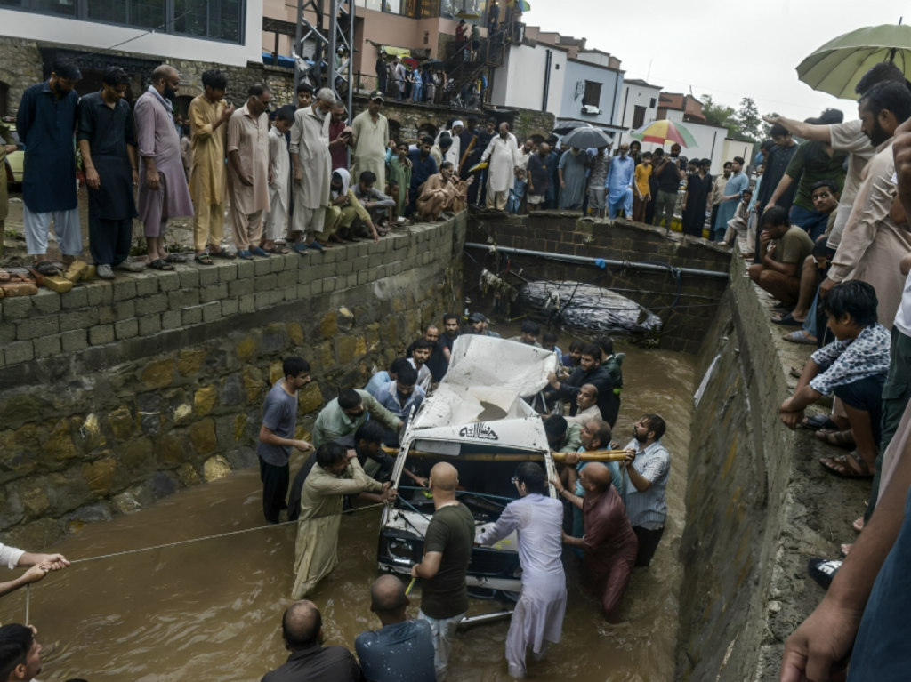 Pakistan Landslide After Heavy Rain Claims 3 Lives 15 Missing 1753170843 Pakistan Landslide After Heavy Rain Claims 3 Lives, 15 Missing
