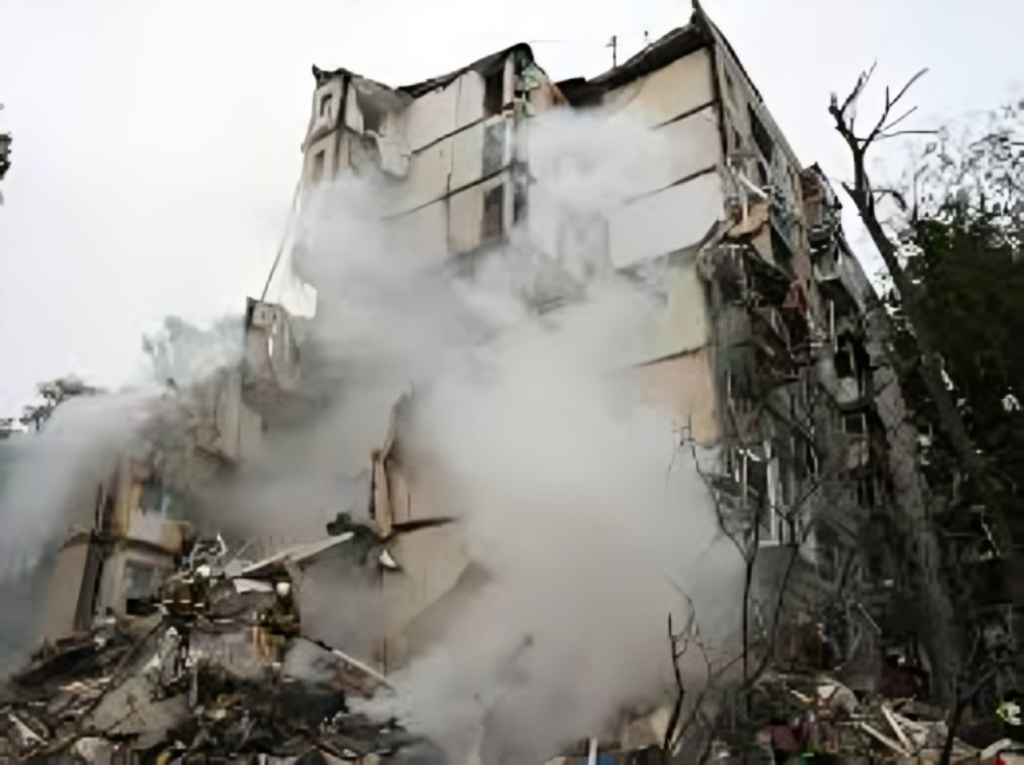Russia Strikes Kill Six in Kyiv as Moscow Claims Strategic Victory 1753962107 Russia Strikes Kill Six in Kyiv as Moscow Claims Strategic Victory