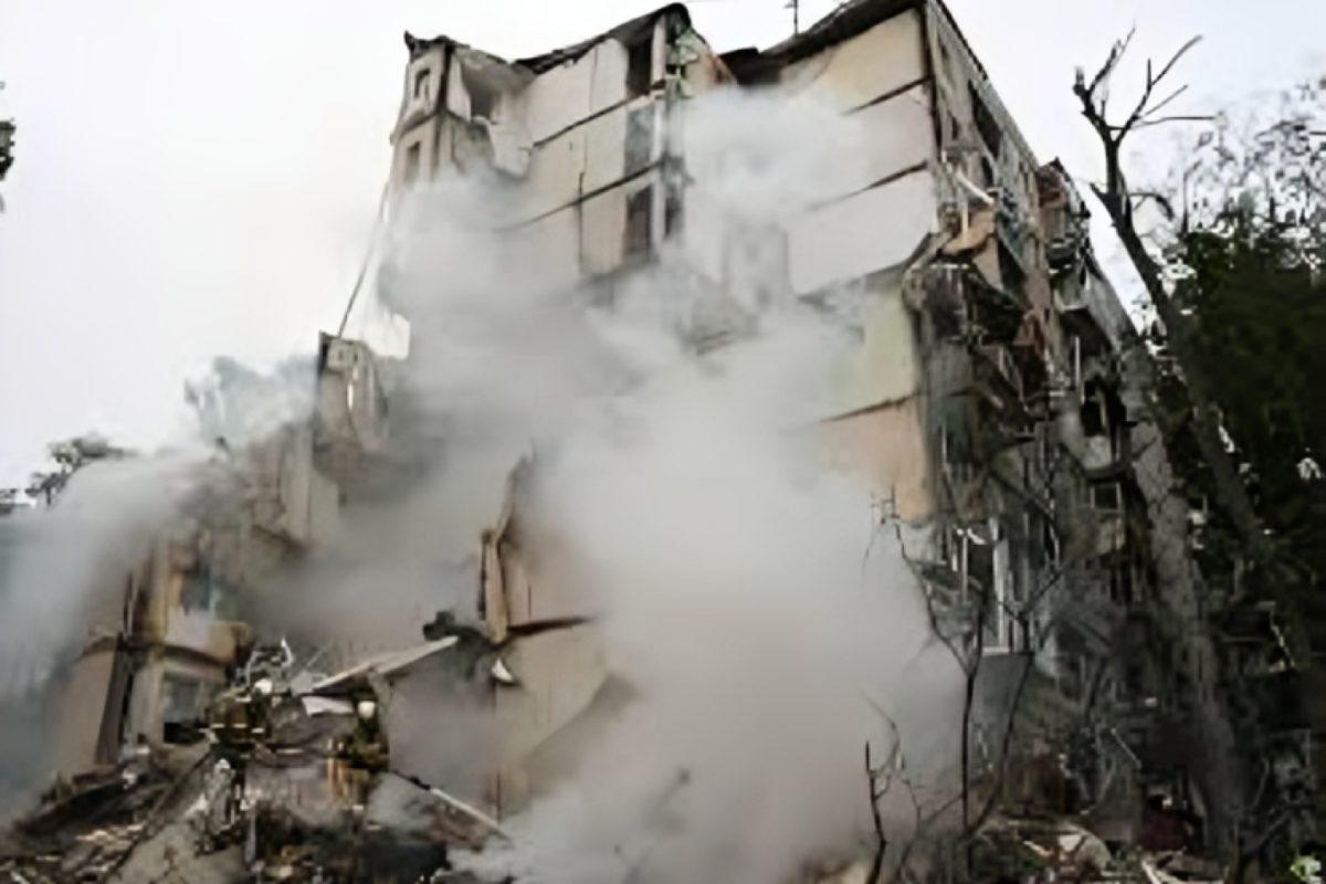 Russia Strikes Kill Six in Kyiv as Moscow Claims Strategic Victory