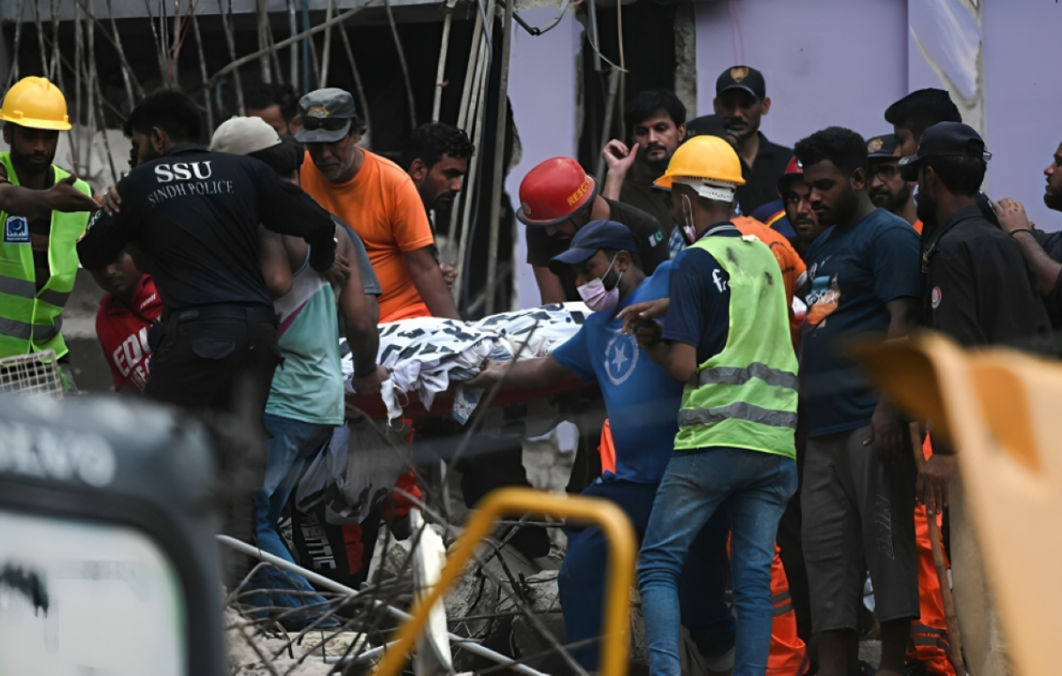 Search Continues as 16 Killed in Karachi Building Collapse