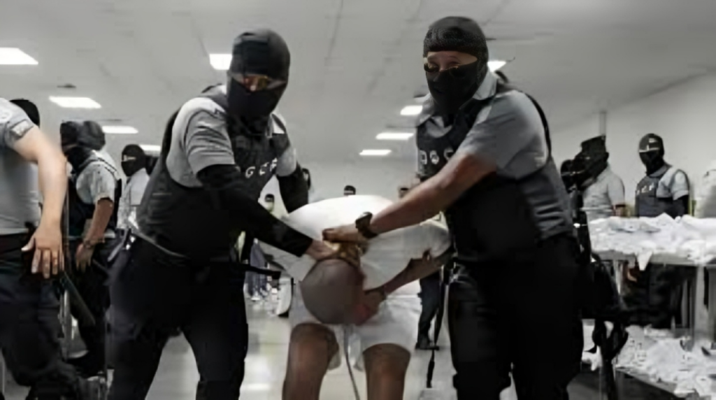 Venezuela Launches Investigation Into Torture Claims of Migrants in Salvadoran Prison 3 Venezuela Launches Investigation Into Torture Claims of Migrants in Salvadoran Prison 1753170329 Venezuela Launches Investigation Into Torture Claims of Migrants in Salvadoran Prison