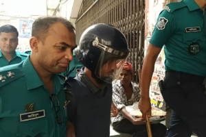 Apu Brought to Court in Private Car, Placed on 4-Day Remand