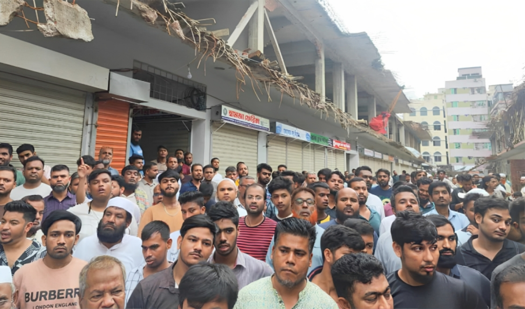 BNP Activists Accused of Extortion Forcing Mohammadpur Market Shutdown 1755082993 BNP Activists Accused of Extortion, Forcing Mohammadpur Market Shutdown