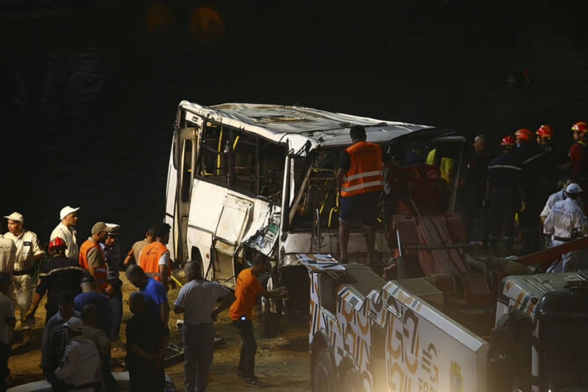 Bus Plunges into River in Algiers, Killing 18