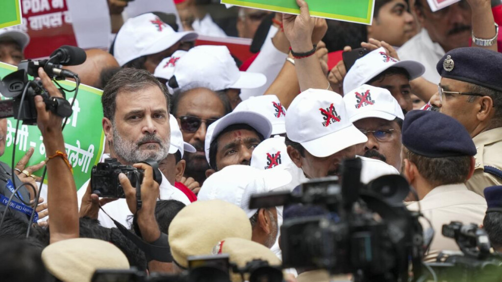 Delhi Police Detain Rahul and Priyanka Gandhi During Protest March 2 Delhi Police Detain Rahul and Priyanka Gandhi During Protest March 1754904194 Delhi Police Detain Rahul and Priyanka Gandhi During Protest March