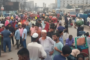 General Pharmaceuticals workers blocked Shyamoli road over unpaid wages