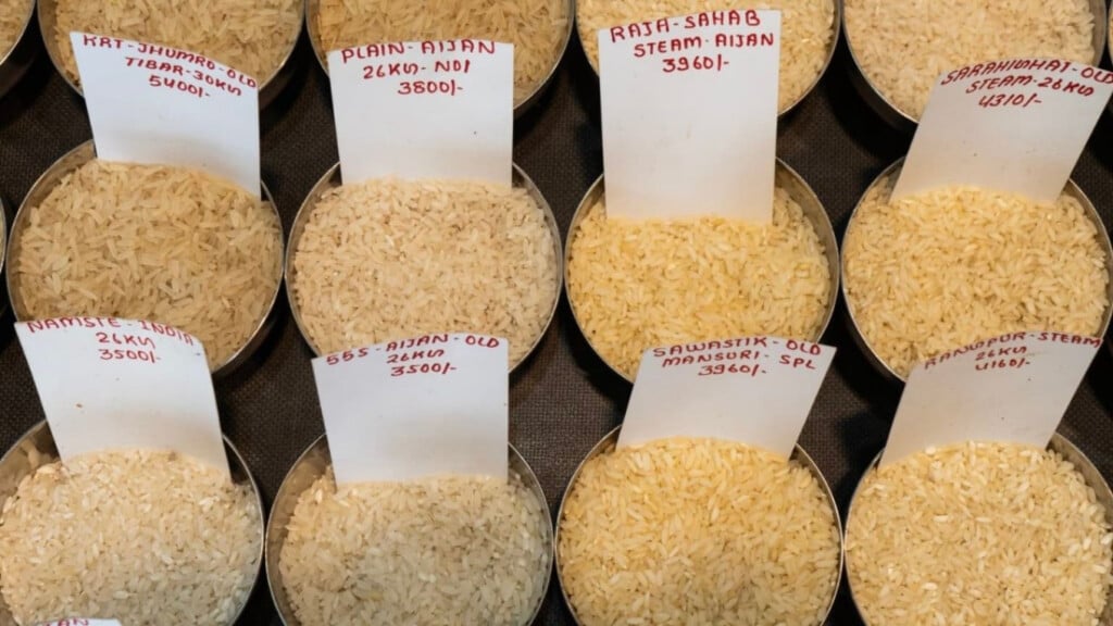 Global Rice Prices Fall While Domestic Market Sees Rise