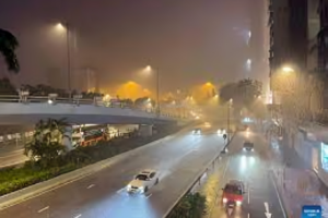 Hong Kong Brought to Standstill by Flash Floods Following Successive Rainstorm Warnings