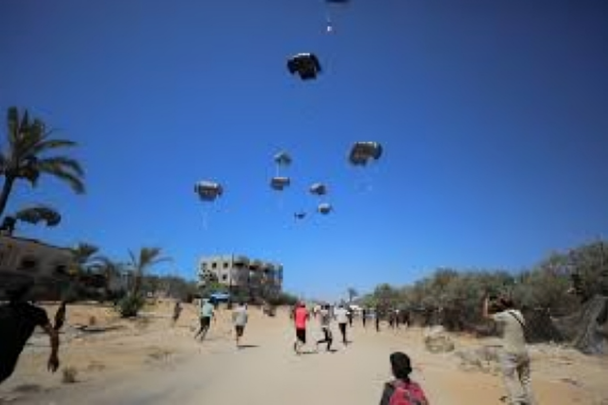 Italy to Begin Humanitarian Air Drops Over Gaza, Foreign Minister Announces