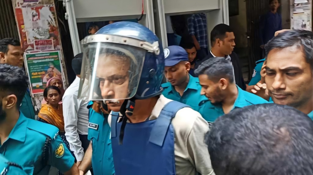Journalist Mozammel Babu Shown Arrested in Extortion Case 1754818891 Journalist Mozammel Babu Shown Arrested in Extortion Case