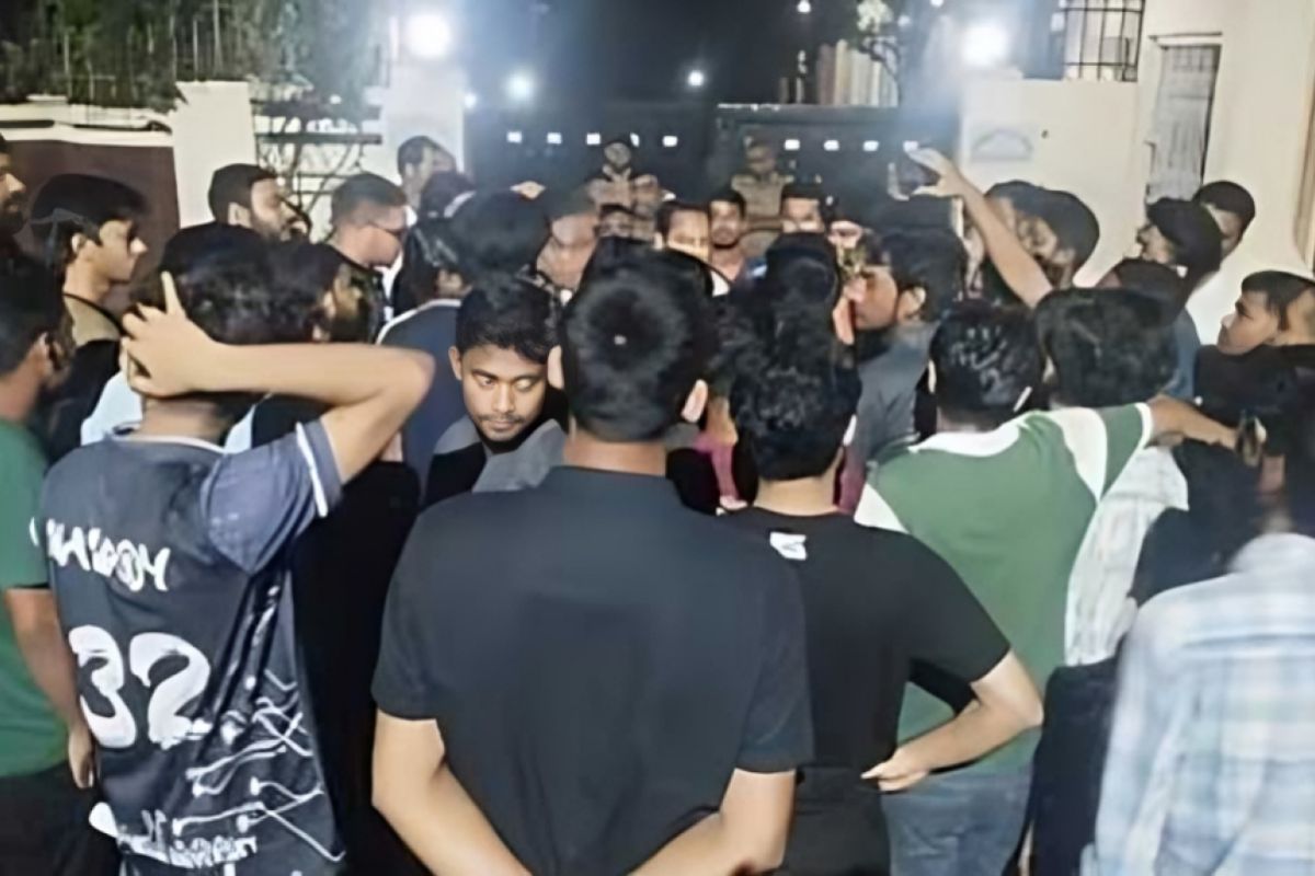 Protests Demand Ban on Student Politics in Jahangirnagar University Halls