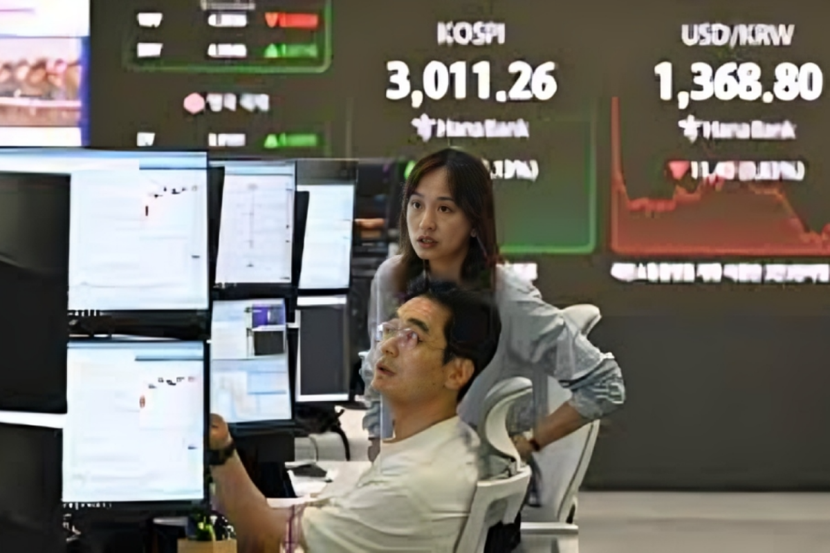 Stocks Falter as Trump Unveils Sweeping Tariffs, Overshadowing Tech Earnings