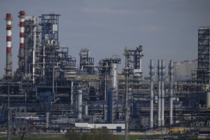 Trump Hikes Tariffs on India Over Russian Oil Imports Ahead of Deadline