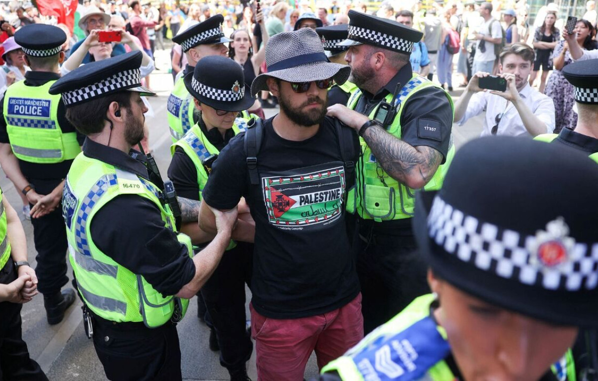 UK Police Charge Three People After Palestine Action Ban