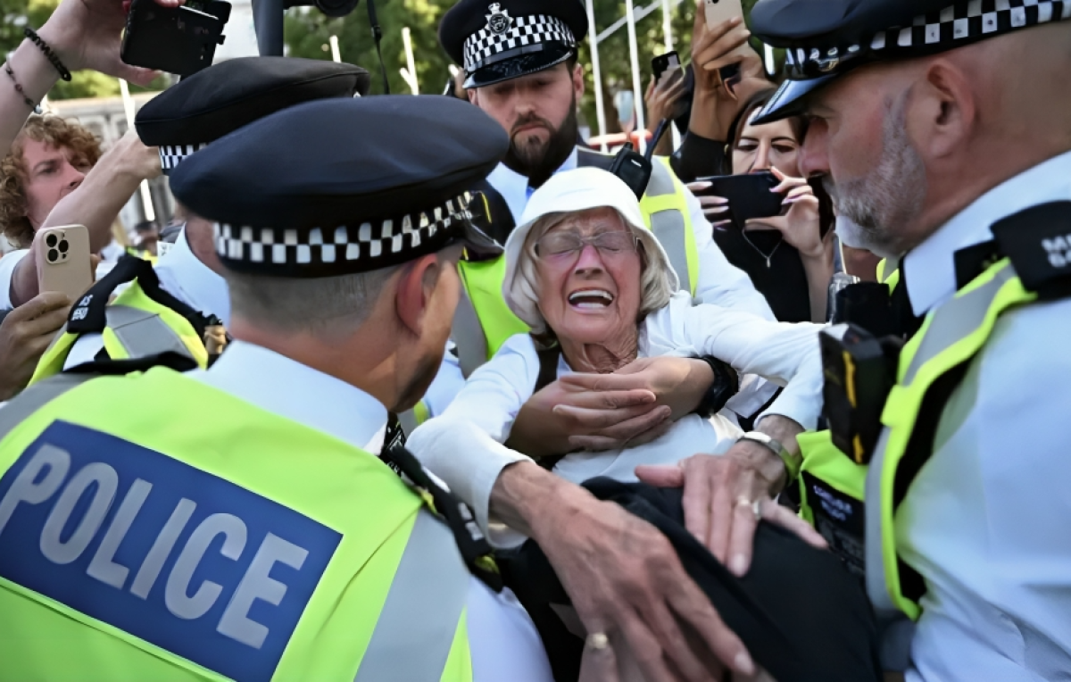 UK to Prosecute 60+ Supporters of Banned Palestine Action Group