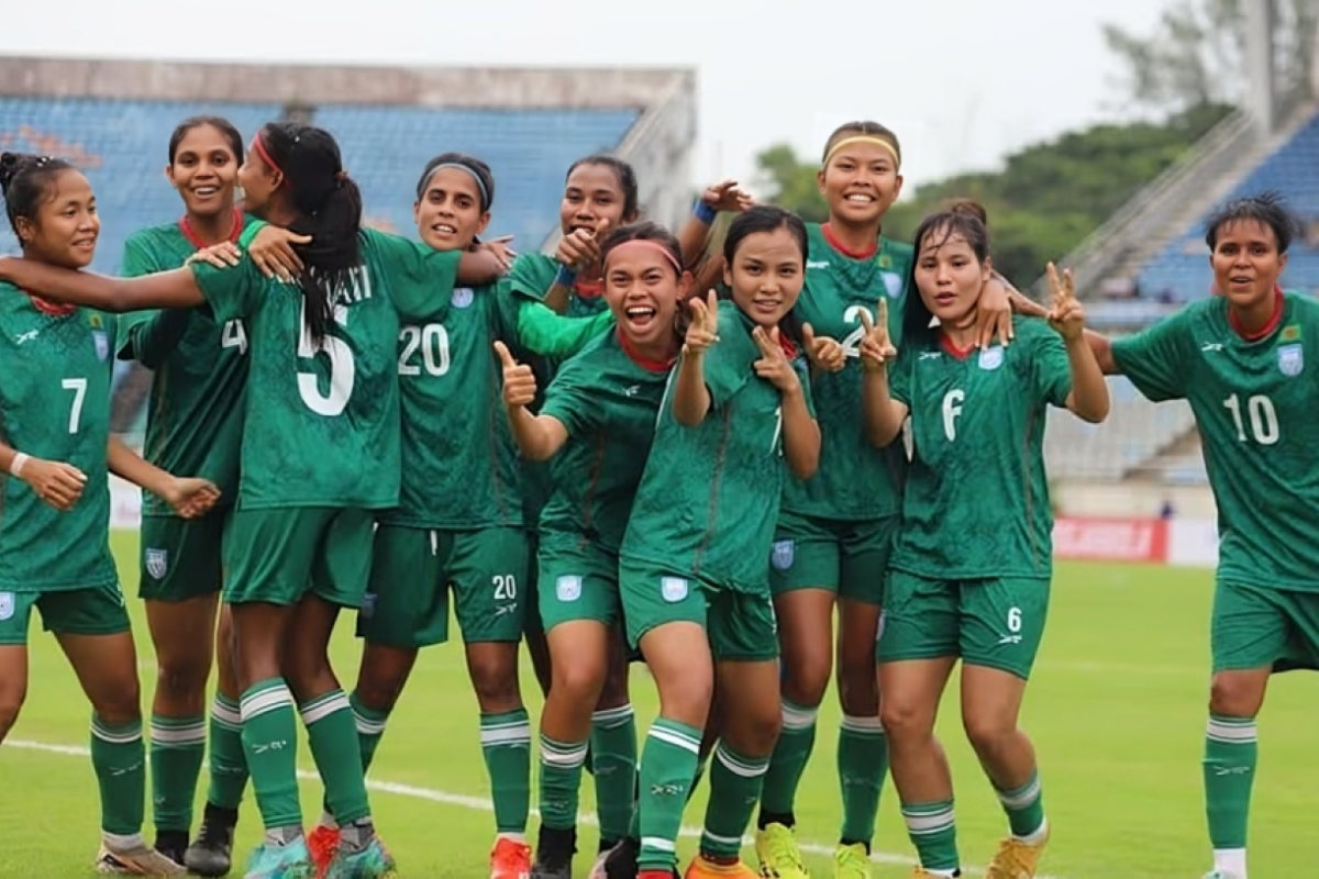 Women’s Football Team Departs for Laos