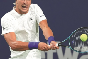 Zverev Rallies in Toronto to Secure Landmark 500th ATP Match Victory