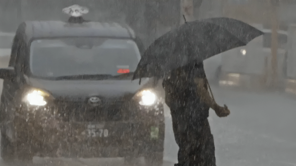‘Unprecedented Rainfall Hits Southern Japan Prompting Emergency Alerts 1754633085 ‘Unprecedented’ Rainfall Hits Southern Japan, Prompting Emergency Alerts