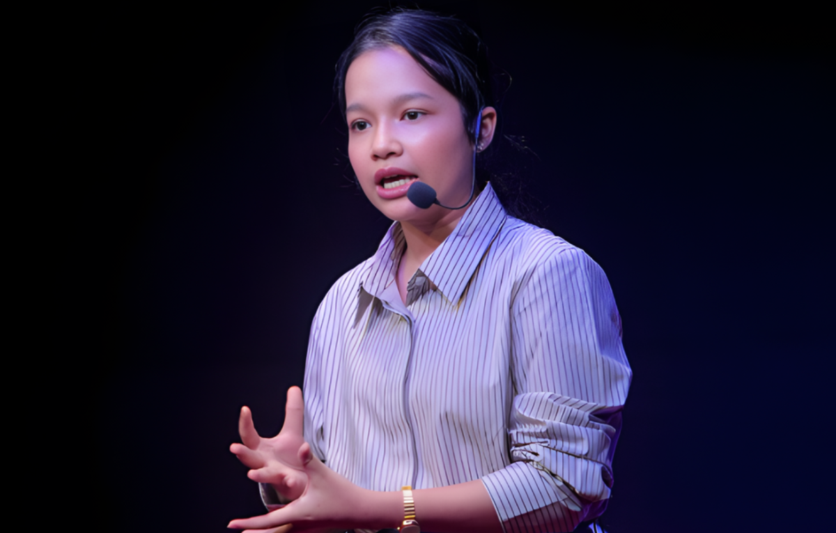 15-Year-Old English Teacher with 5.5 Million Followers