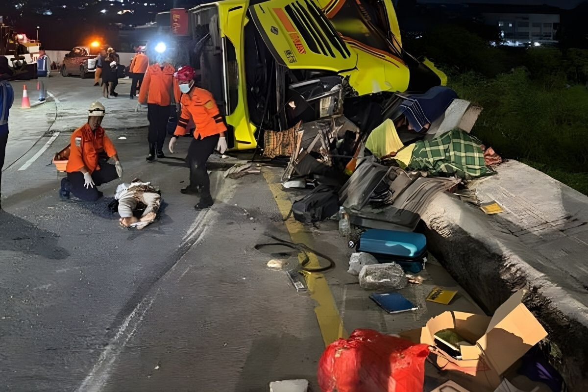 16 killed, injured in Indonesia bus accident
