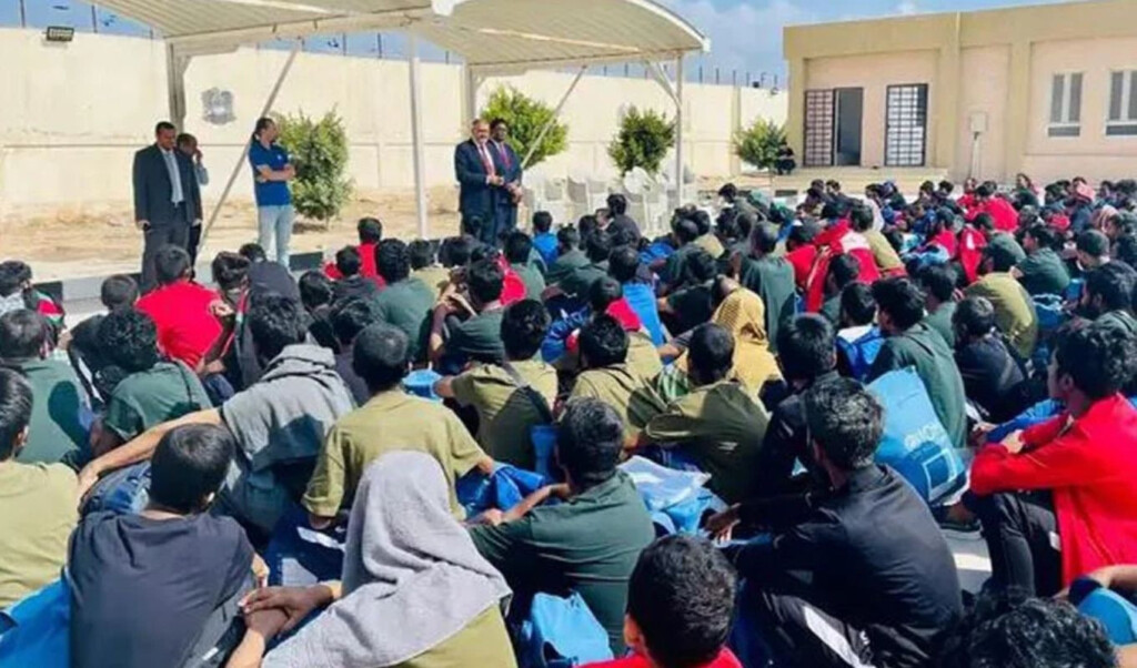170 bangladeshis return home from libya 170 Bangladeshis Return Home from Libya