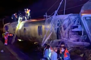 21 killed in collision between two high-speed trains in Spain